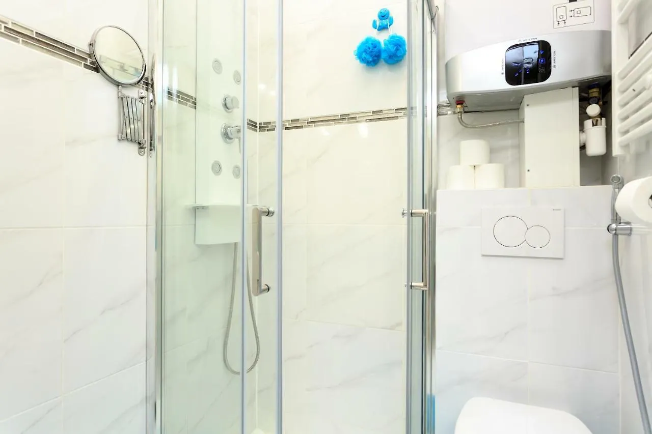 Louvre Luxury & Apartman